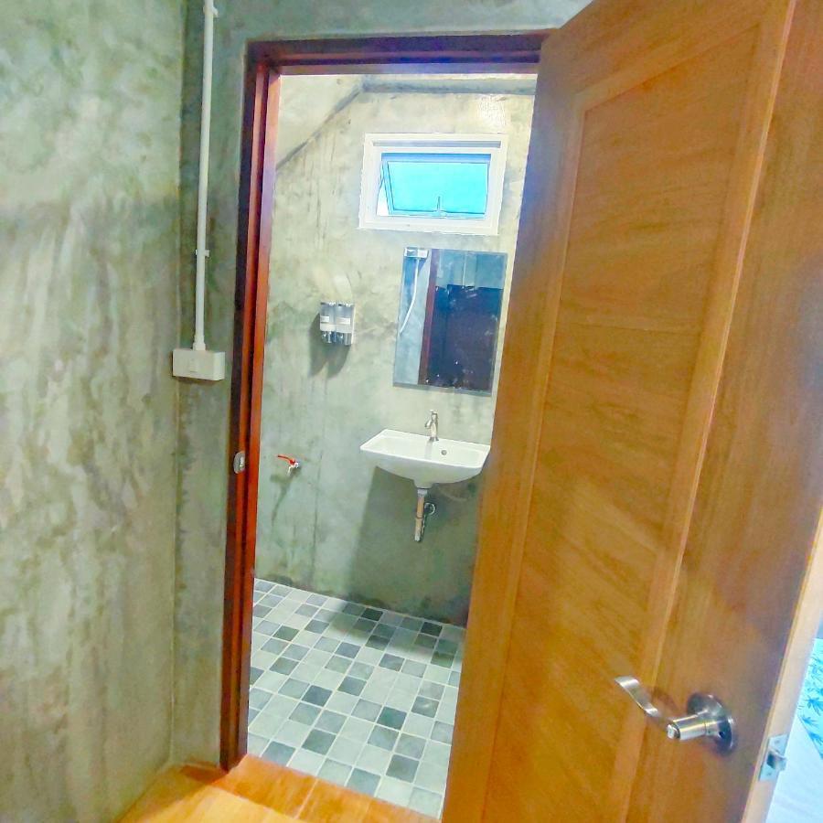 Poohry Seaview Apartman Ko Lanta Kültér fotó
