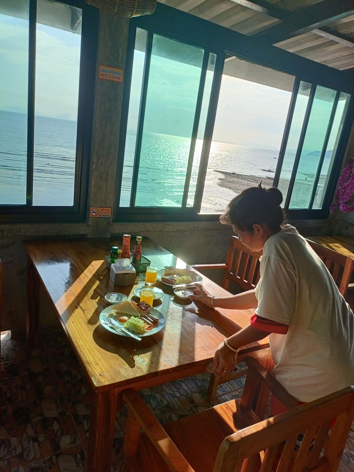 Poohry Seaview Apartman Ko Lanta Kültér fotó