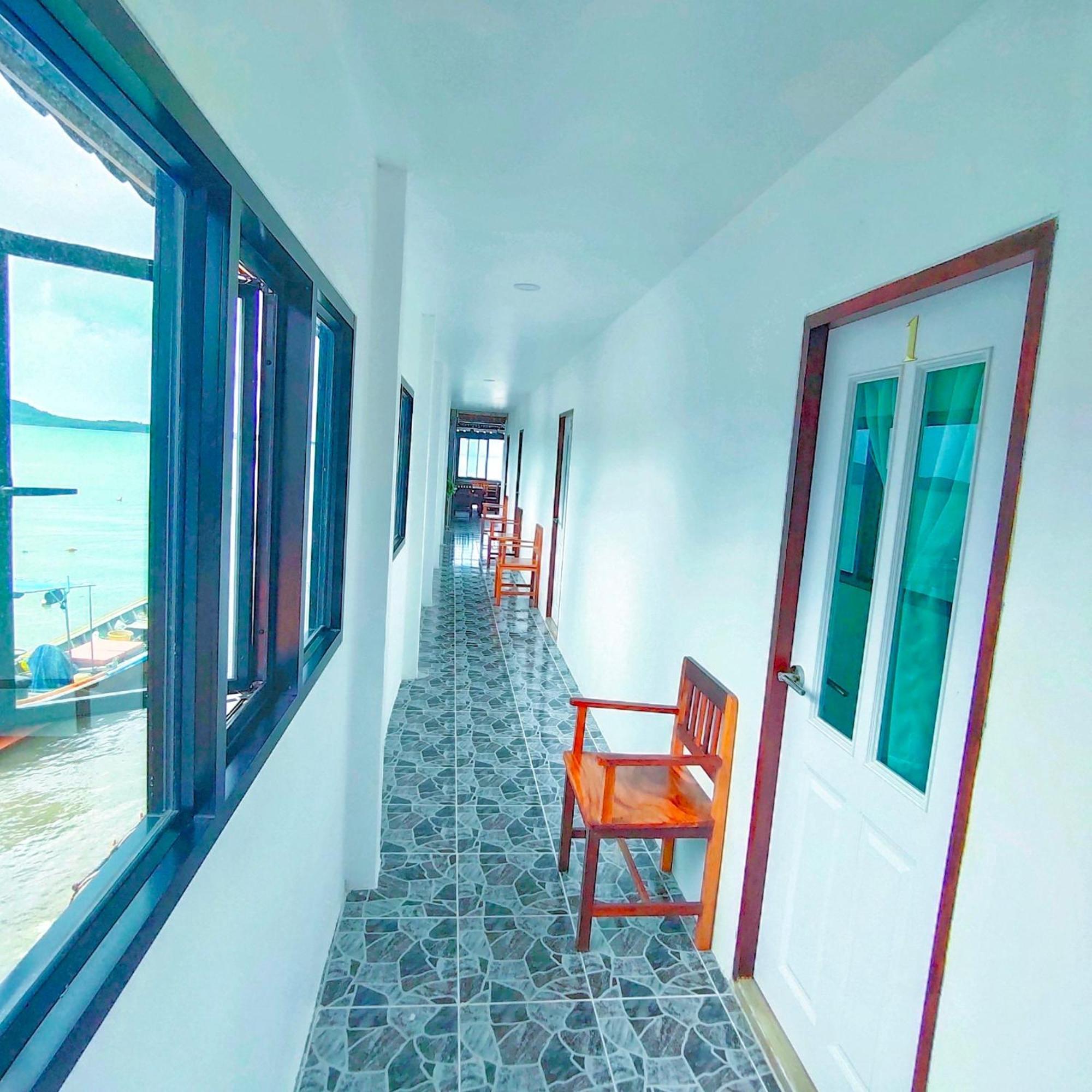 Poohry Seaview Apartman Ko Lanta Kültér fotó